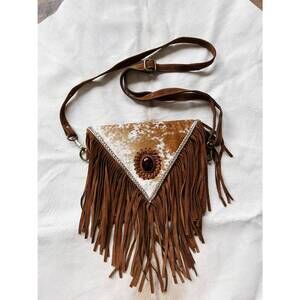 NEW WESTERN LINENS women's leather w/ triangle magnestic flap crossbody bag in b